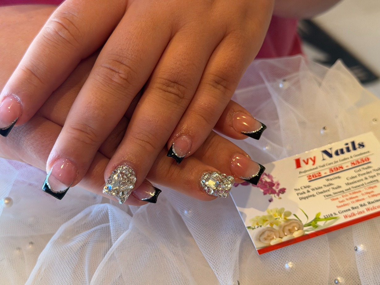 Ivy Nails
